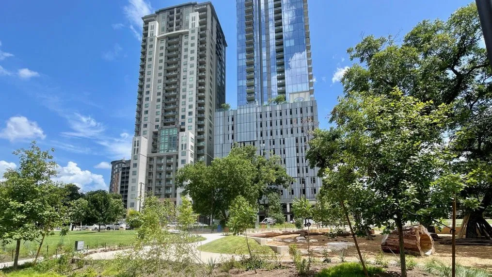 Image of the Rainey Street Trailhead