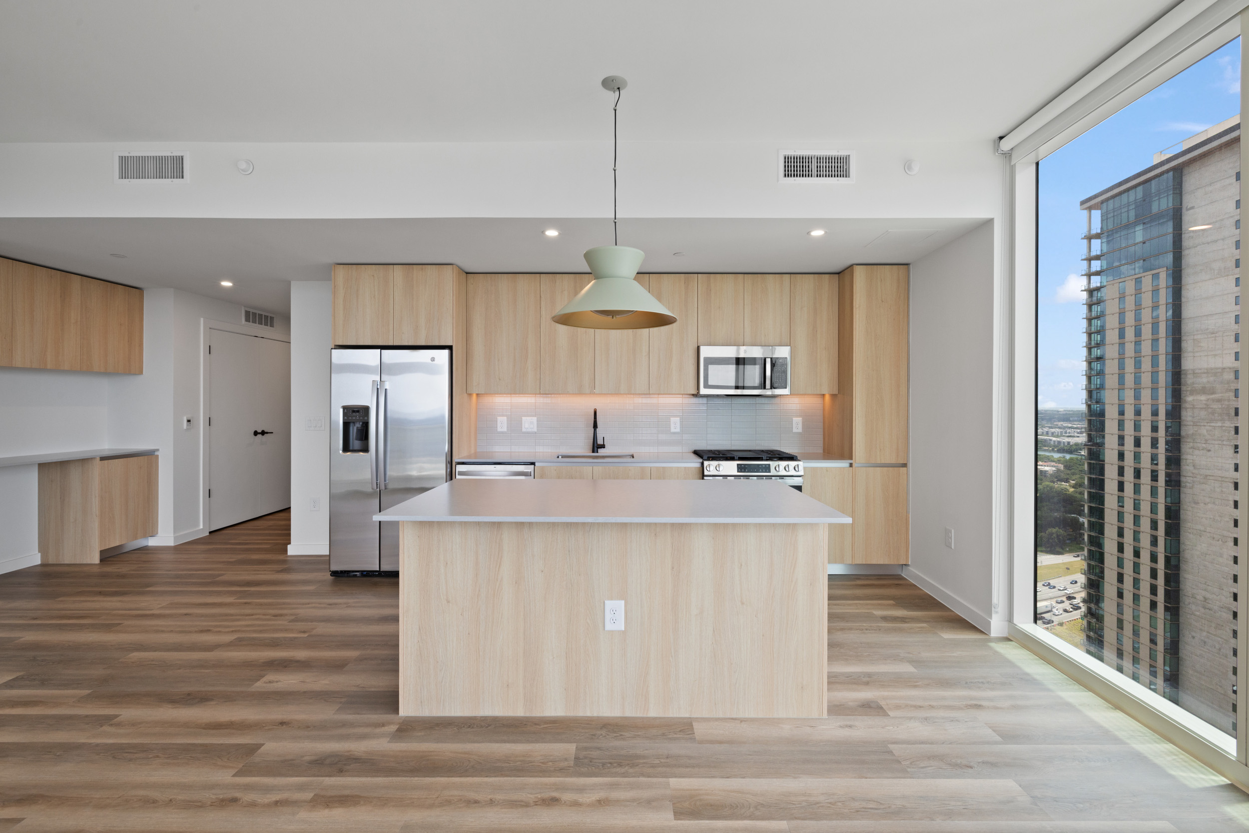 80 Rainey kitchen
