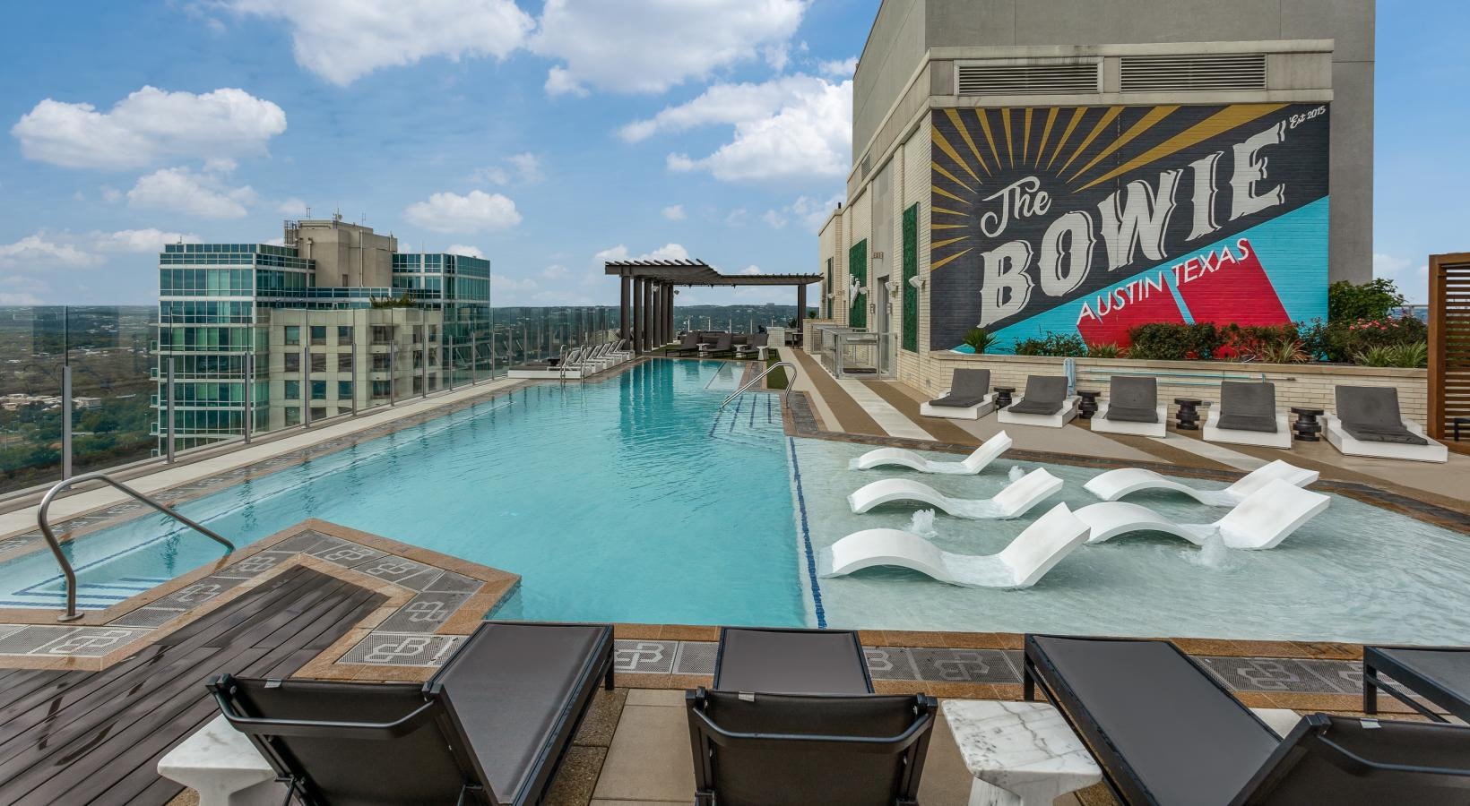 the bowie luxury apartment pool