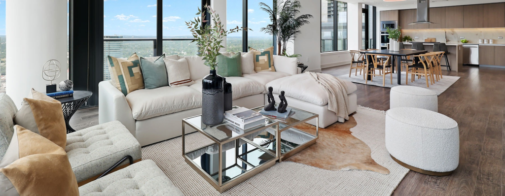 Spacious living and kitchen space at Hanover Brazos Street, a luxury apartment located in Downtown Austin, Texas.